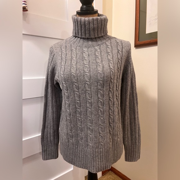 J Crew Cable Knit turtle neck sweater Petite Large Gray Wool, Nylon, Viscose NWT - Picture 1 of 3